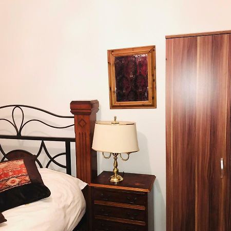 Modern Cosy Room With Private Bathroom Harrow Buitenkant foto