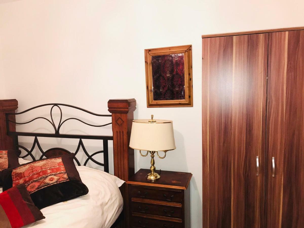 Modern Cosy Room With Private Bathroom Harrow Buitenkant foto